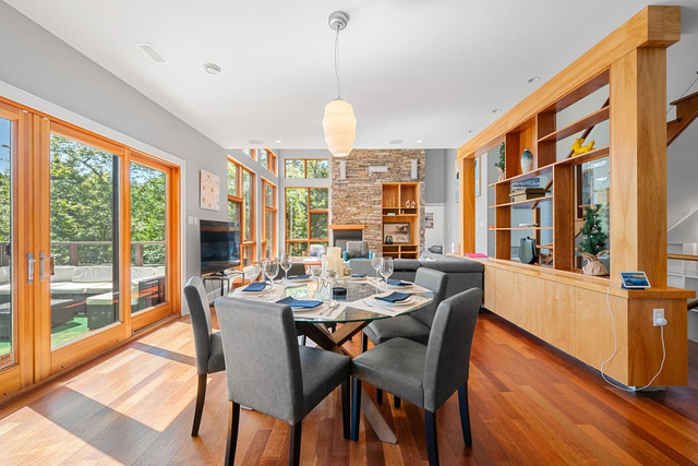 Lakehouse — luxury waterfront property in Hammonds Plains