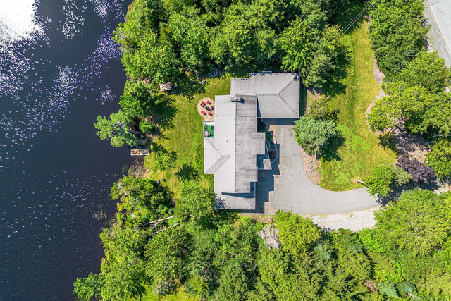 Lakehouse waterfront view