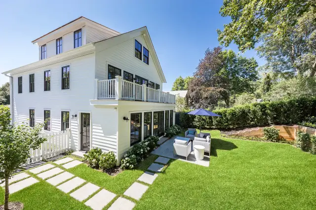 Harbour View Estate in Mahone Bay